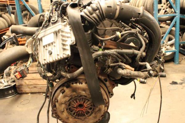 MOTEUR CITROEN / PEUGEOT 2.0HDI CODE RHF - Vue 5